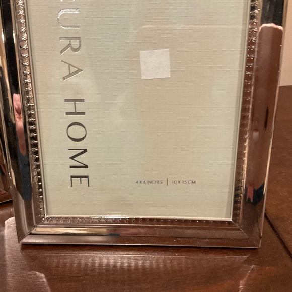 2 Beautiful Silver Picture Frames 5x7 and 4x6 🖼️ - Picture 3 of 4
